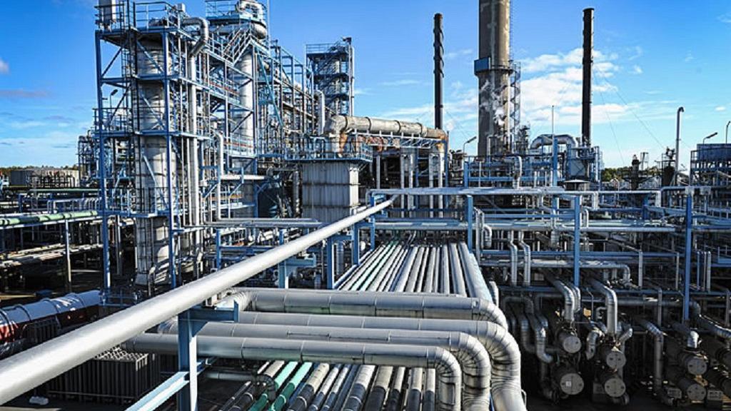 Nigeria in talks with firms to revamp oil refineries