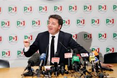 Italian centre-left leader Renzi resigns after election defeat