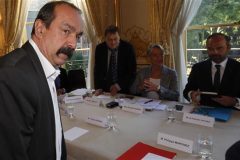 French PM meets leaders of unions to end strike crippling rail services