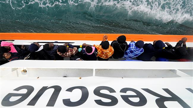 Over 600 refugees remain stranded at sea as Italy, Malta close ports