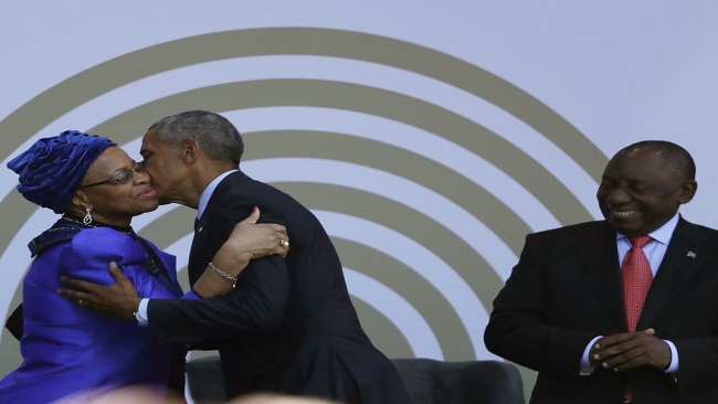 Obama emerges from shadows to honour Mandela in South Africa