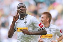 Indomitable Lions: Mohamadou Idrissou in Austrian deportation centre