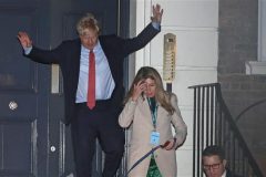 UK: Prime Minister Johnson wins parliamentary majority, Corbyn to stand down
