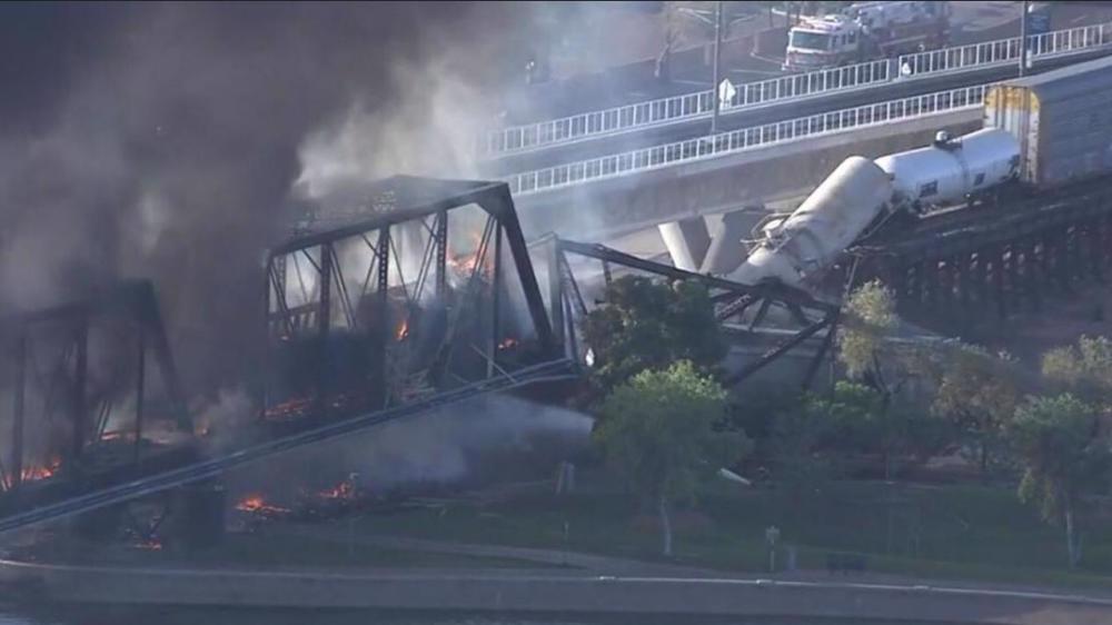 US: Arizona bridge burns, partially collapses after train derailment near Tempe Town Lake