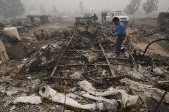 Death toll in US wildfires expected to rise sharply