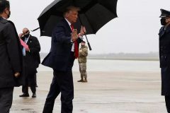 US: Trump’s plane returns to air base after ‘minor’ electrical issue