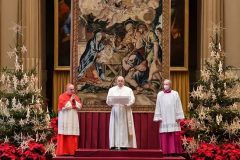 Pope Francis calls for peace and reconciliation in Cameroon, urges world to share Covid-19 vaccines