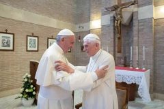 Pope Francis, ex-pope Benedict get virus vaccines