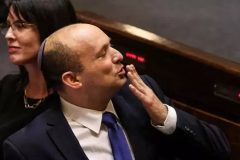 Naftali Israel parliament votes in Naftali Bennett as PM, ending Netanyahu’s long rule