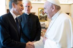 blinken-pope Blinken meets Pope Francis as US bishops campaign to deny Biden Communion