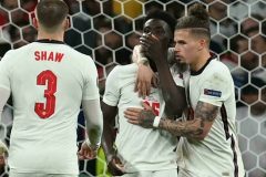 Saka weeps UK agonises after racial abuse of England football stars