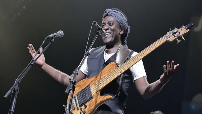 Paris : Richard Bona au Festival Jazz a la Villette Richard Bona comes under attack from pro Biya militants after his civil war incitement video