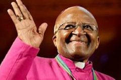 South Africa’s Archbishop Desmond Tutu dies at 90