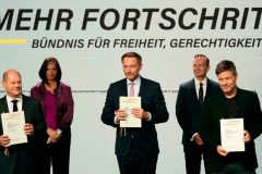 german-deal-1 Es ist vollbracht: Incoming German government signs coalition agreement