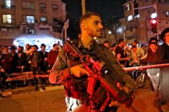 Gun attacks kill five near Tel Aviv