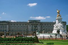 Buckingham Palace Buckingham Palace becomes shrine for a grieving nation