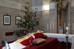 Pope Benedict Thousands pay respects as Pope Benedict XVI lies in state at Vatican