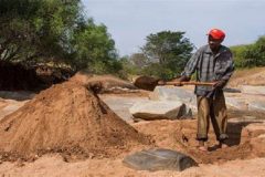 Sand miner Sand Miners in Muyuka reject the introduction of technology