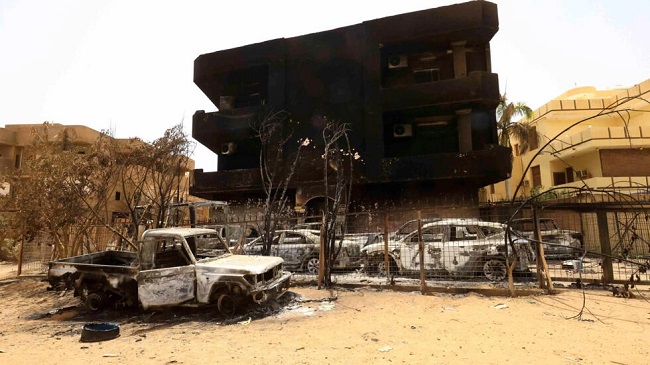 Over 400 civilians dead as rival forces continue to fight over control of Sudan