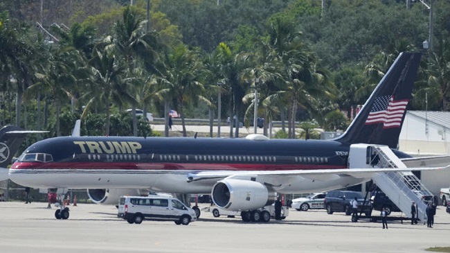 US: Trump leaves Florida home to face criminal charges in New York