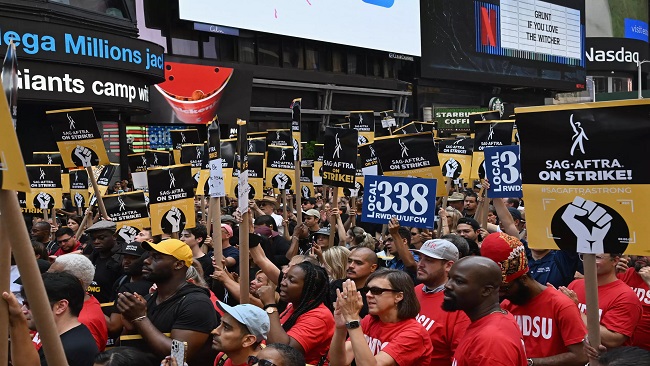US: Hollywood heavyweights lead strike rally in Times Square