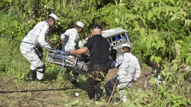 Mexican bus carrying African migrants crashes, killing 17