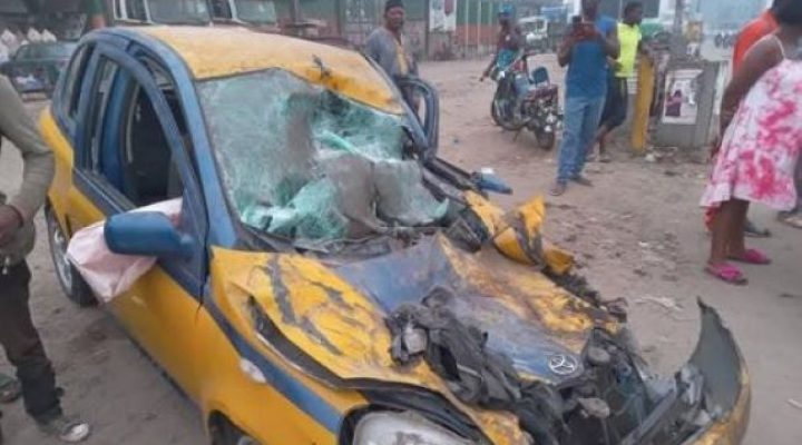 Littoral Region: 7 killed, 10 injured in bus-truck collision