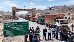 Middle East: US blockade crumbles as Iran turns to overland routes