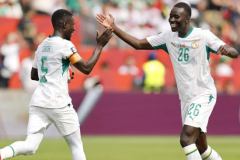 Football: Senegal crushes 10-man Iraq to remain in hunt for knockout spot